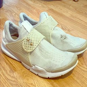 Nike sock dark “light bone”